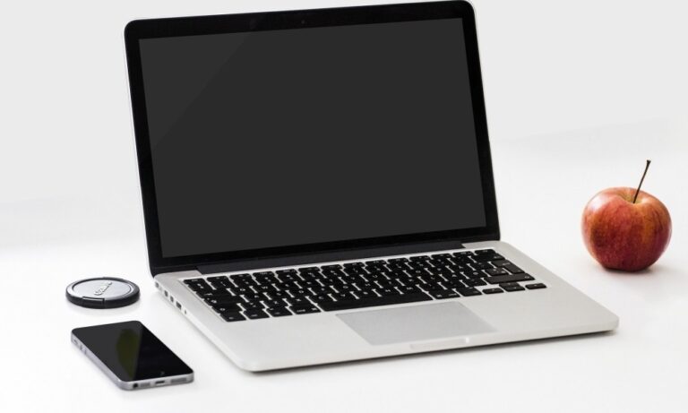 sumifs banner image laptop